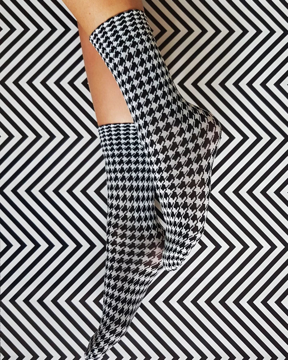 Pepi Houndstooth Ankle Socks – Timeless Elegance & Chic Style