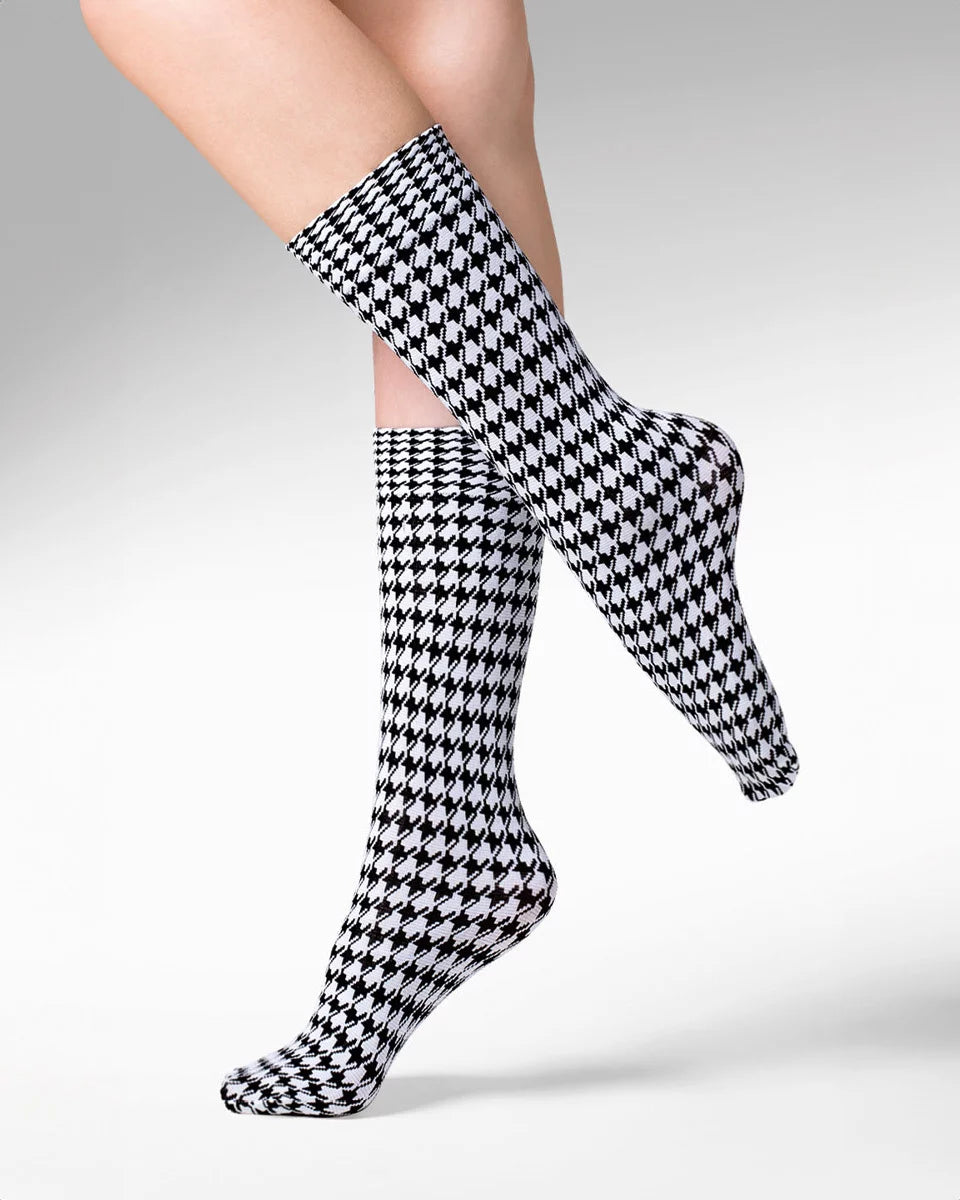 Pepi Houndstooth Ankle Socks – Timeless Elegance & Chic Style