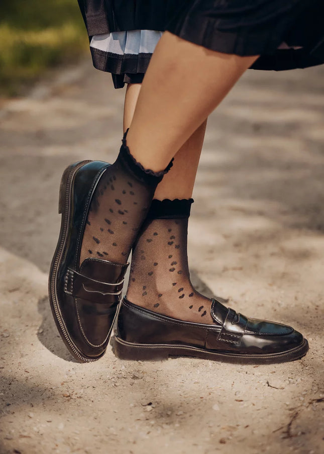 Lovie Sheer Heart Pattern Ankle Socks – Romantic & Chic – Black & White